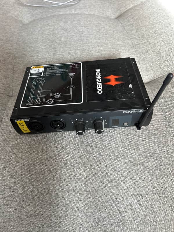 Shure PSM200/P2R-H2 In ear system Mid 2010 image 1