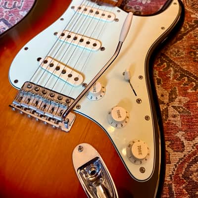 Fender Vintera '60s Stratocaster 2019 - 3-Color Sunburst Bild 3