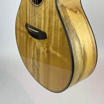 Breedlove 12-String - USA Hand Made Natural Figured Myrtle Wood Construction. Like new W/ OHSC image 4