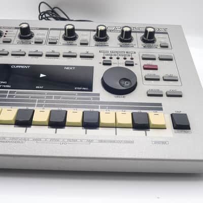 Roland MC-303 Groovebox image 3