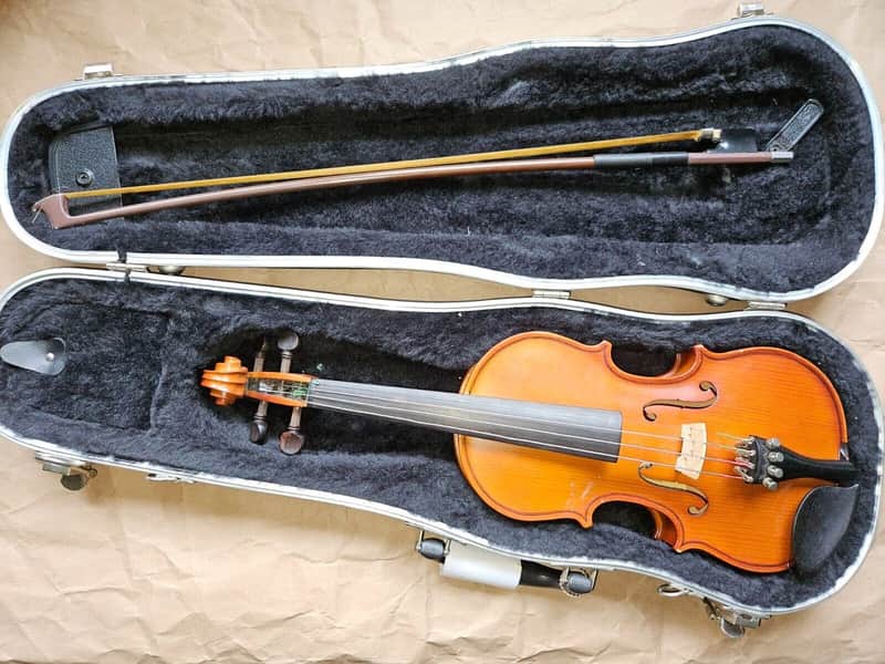 K. Schiller sized 1/4 violin, Very Good Condition but loose soundpost image 1