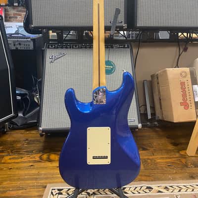Fender American Ultra Stratocaster with Maple Fretboard Cobra Blue Bild 3