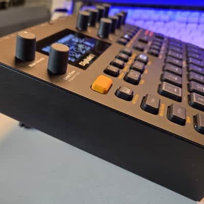 Elektron Digitakt II – Excellent Condition – Power Supply Included – Fast Shipping image 2
