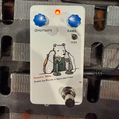 Animals Pedal Double Spy Mission is Impossible Filter 2022 - Present - White / Bear Graphic image 4