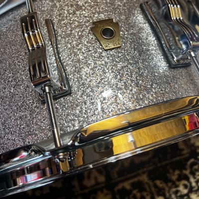 Ludwig 6.5" x 14" Classic Maple Snare Drum - Silver Sparkle image 2