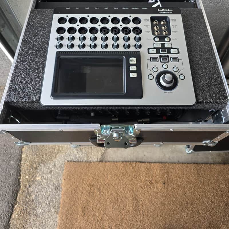 2010s QSC TouchMix-16 Touch Screen Compact Digital Mixer Silver