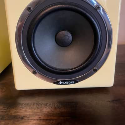 Avantone Pro Active MixCubes (Pair) 2011 - Present - Buttercream image 7