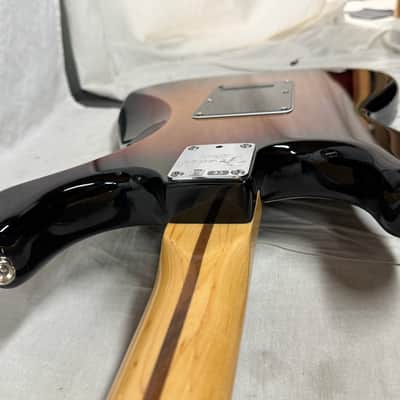 Fender American Standard Stratocaster Guitar with Case 2013 - 3-Color Sunburst / Maple neck image 24