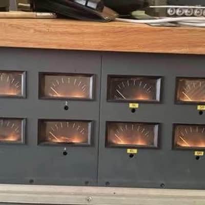 Soundcraft B800 broadcast / recording console image 2