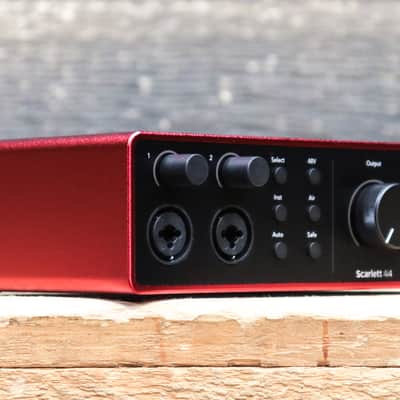 Focusrite Scarlett 4i4 - 4th Gen Compact Studio 4-In / 4-Out USB Audio Interface image 3