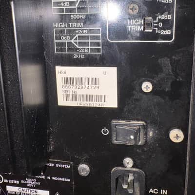 Yamaha Yamaha HS8 Studio Monitors – Pair – Cracked Housing – AS IS image 4