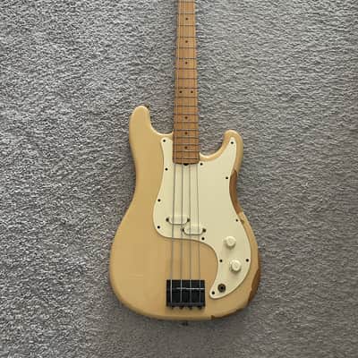Fender Bullet Bass Deluxe Vintage 1981 MIA USA Olympic White 4-String Guitar image 1