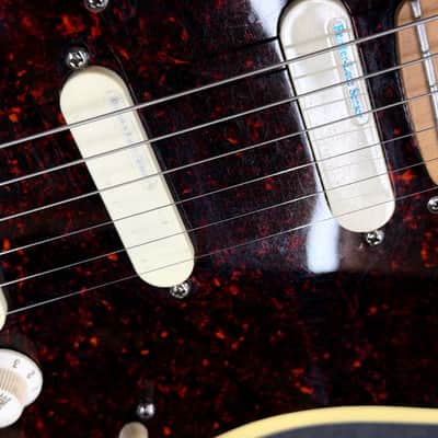 Fender Strat Plus Deluxe with Maple Fretboard 1993 - Vintage Blond image 10