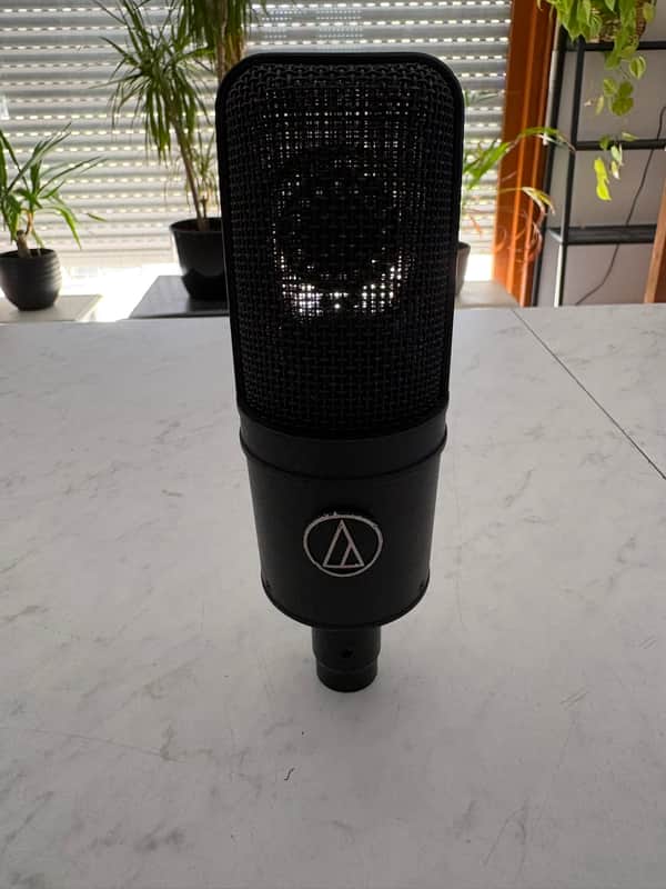 Audio-Technica AT4033a Large Diaphragm Cardioid Condenser Microphone 2010s - Black image 1