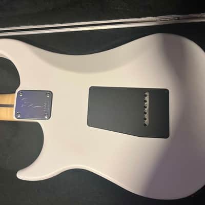 Vigier Excalibur Indus 2020 (Satin/Matte White with Satin Matte Black Pickguard, Trem) image 7