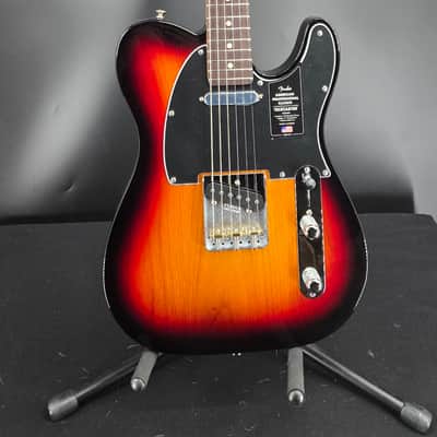 Fender 0114960300 American Professional Classic Telecaster®, Rosewood Fingerboard, 3-Color Sunburst image 2
