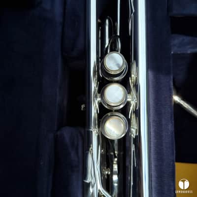 Bach Stradivarius C 180SL- 229 Chicago large lightweight trumpet case mouthpiece gamonbrass image 6