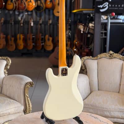 FENDER American Vintage II 1960 Precision Bass RW Olympic White image 3