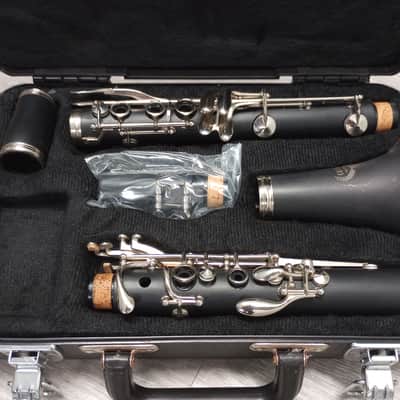 Castle Band Instruments Intermediate Bb Clarinet image 3