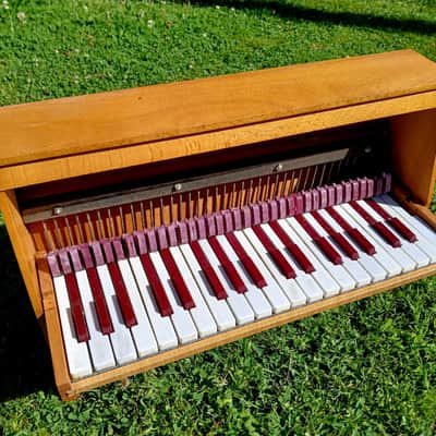chromatic toy piano Michelsonne 37 keys - 35th key broken image 2