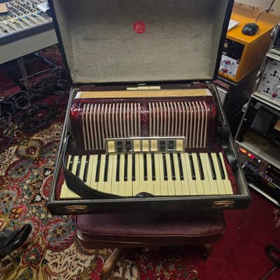 Hohner Verdi III M Accordion - Red Pearl Ivory Bild 10
