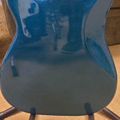 Fender Japan 1991-92 “Order Made” ’62 Reissue Precision Bass – Lake Placid Blue Sparkle w/ Matching Headstock image 9