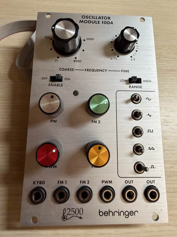 Behringer 1004 Oscillator Eurorack Module