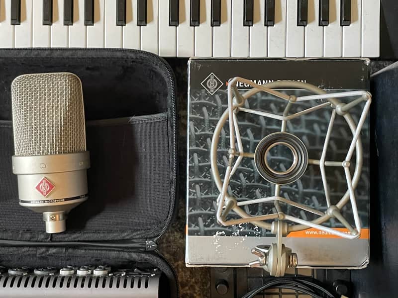 Neumann TLM 49 Set - Nickel, with Shockmount and Packaging