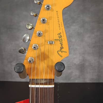 Fender Vintera II Road Worn '60s Stratocaster 2026 - 3 Color Sunburst Limted edition 7.1 pounds image 6