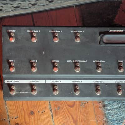 Line 6 Vetta I HD 200 Watt Modelling Amp with FBV Longboard Footboard image 12