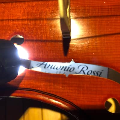 Antonio Rossi 4/4 violin with case, shoulder rest, and bow in excellent condition image 6