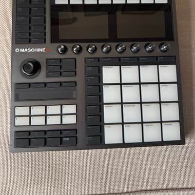 Native Instruments Maschine Plus 2020 - Present - Black image 3