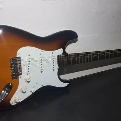 SQUIER by FENDER STRAT image 2