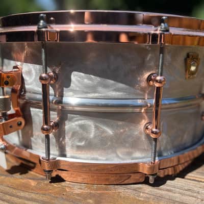 Ludwig LM402AVH Limited Edition Alex Van Halen Signature Supraphonic 6.5x14" 10-Lug Aluminum Snare Drum with Tube Lugs, Copper Hardware 2017 - Raw Aluminum image 5