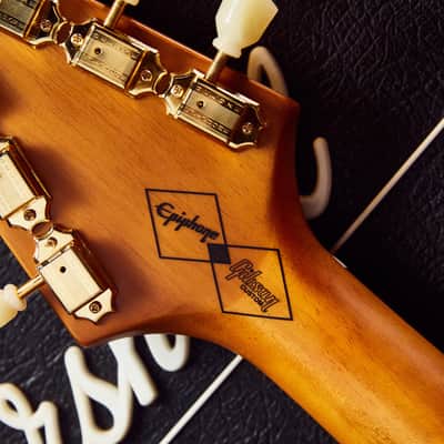 Epiphone '58 Korina Flying V 2023 - Aged Natural (White Pickguard) image 19
