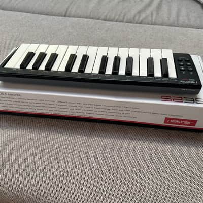 Nektar SE25 USB MIDI Keyboard Controller 2012 - Black image 2