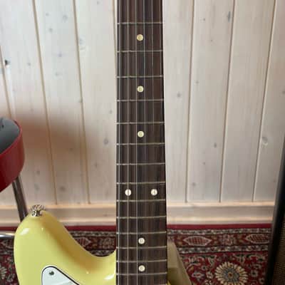 Fender Player II Jaguar RW 2024 - Hialeah Yellow image 3