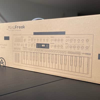 Arturia MiniFreak 37-Key 6-Voice Polyphonic Hybrid Synthesizer 2022 - Present - Black image 11