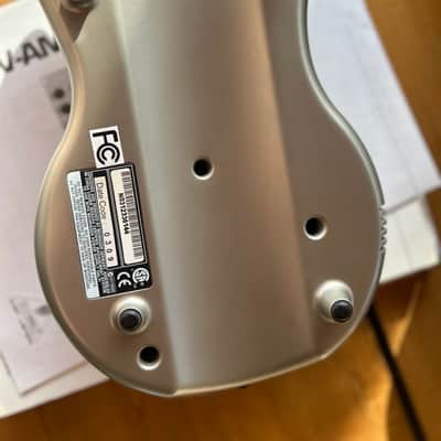 Behringer Bass V-Amp Multi-Effect and Amp Modeler 2000s - Silver image 3