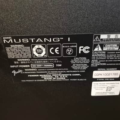 Fender Mustang I V.2 20-Watt 1x8" Modeling Guitar Combo 2013 - 2018 - Black image 2