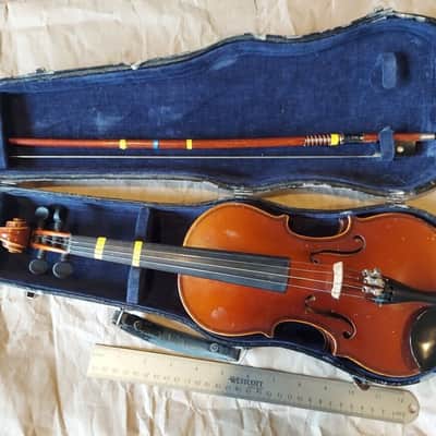 William Lewis Model 1001 sized 1/8 violin. Japan, Good Condition, w/ Case & Bow image 1