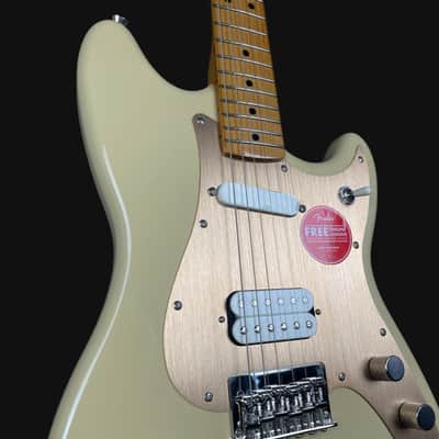 Fender Squier Classic Vibe Duo-Sonic HS MN Electric Guitar in Gold Anodized Pickguard Desert Sand image 6