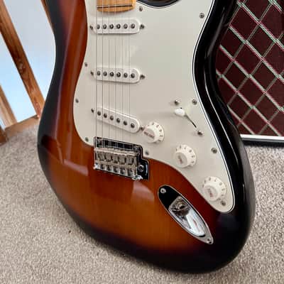 2024 Fender 70th Anniversary Player Stratocaster Two Tone Sunburst image 2