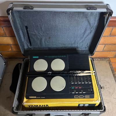 2 x Yamaha DD5 1980 - BLACK