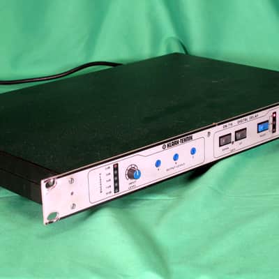 Klark Teknik DN716 1980s Digital Delay SN3355 image 8