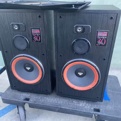 Cerwin vega floor standing speaker pair Re30 image 2