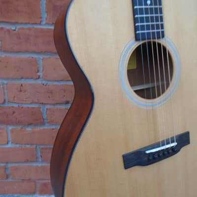 Eastman E1OM Lefty w/bag , store demo image 2