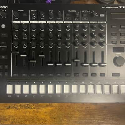 Roland TR-8S AIRA Rhythm Performer with Sample Playback 2018 - Present Black image 2