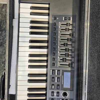 Novation Novation Impulse 61 USB MIDI Controller Keyboard Mid 2012 - Black image 6