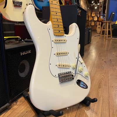 Fender JV Modified '60s Stratocaster 2022 - 2024 - Olympic White image 1